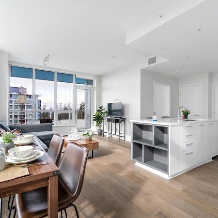 Urban Oasis: Stylish Apartment Retreat At Ubc Ванкувър Екстериор снимка