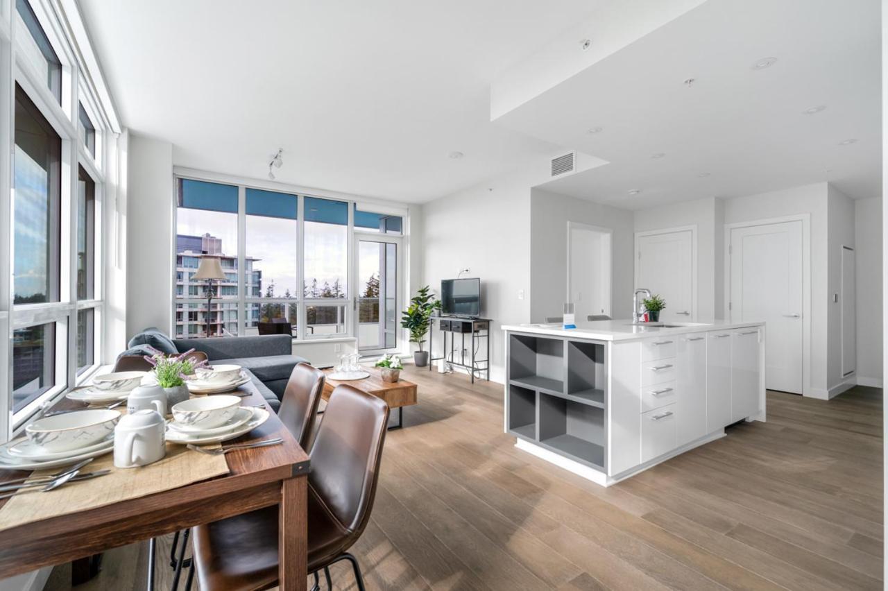 Urban Oasis: Stylish Apartment Retreat At Ubc Ванкувър Екстериор снимка